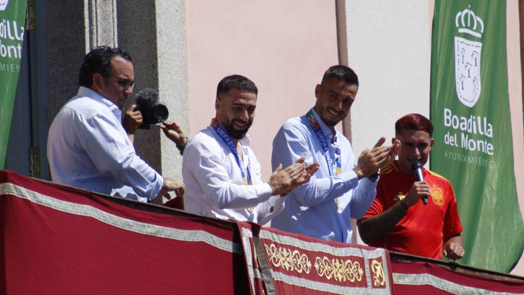 CARVAJAL Y JOSELU HOMENAJEADOS EN BOADILLA DEL MONTE AL GRITO DE&nbsp;¡¡CAMPEONES!!