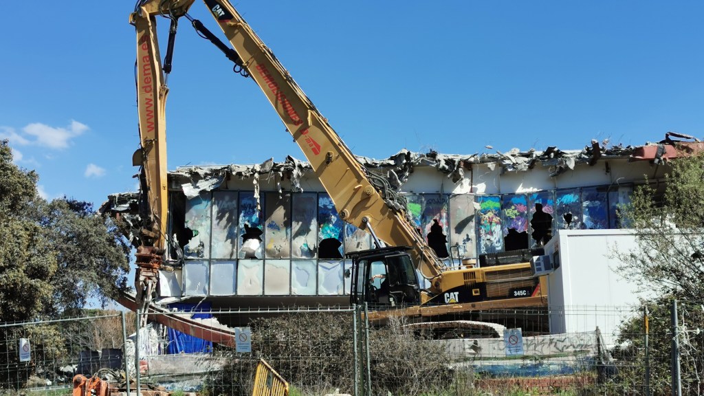 LA DEMOLICIÓN DEL ANTIGUO EDIFICIO DE LA LONDON SCHOOL YA ES UN&nbsp;HECHO