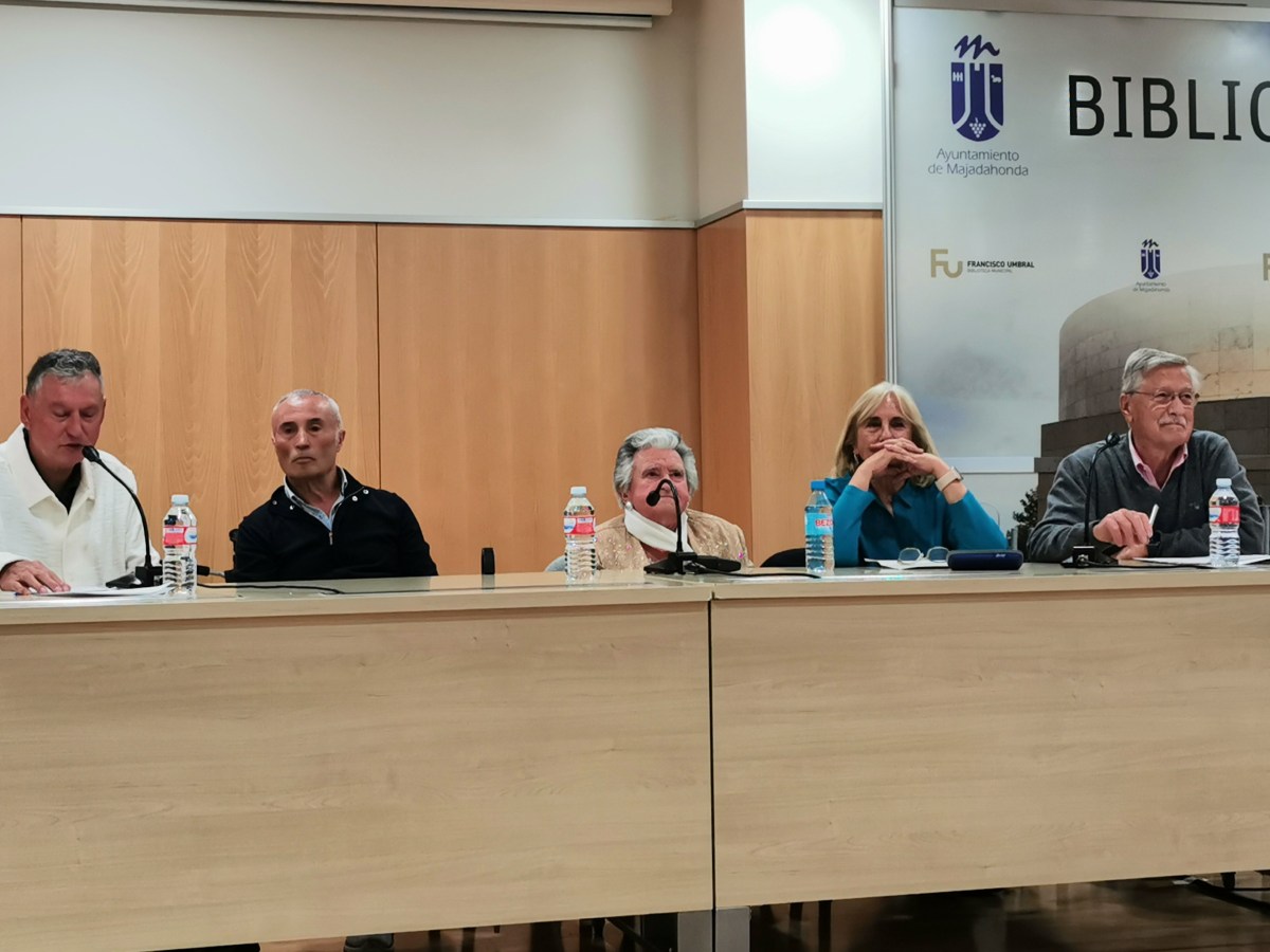 «JULIA INDURAIN» ARRASA EN LA UMBRAL, AFORO COMPLETO Y LIBRO&nbsp;AGOTADO